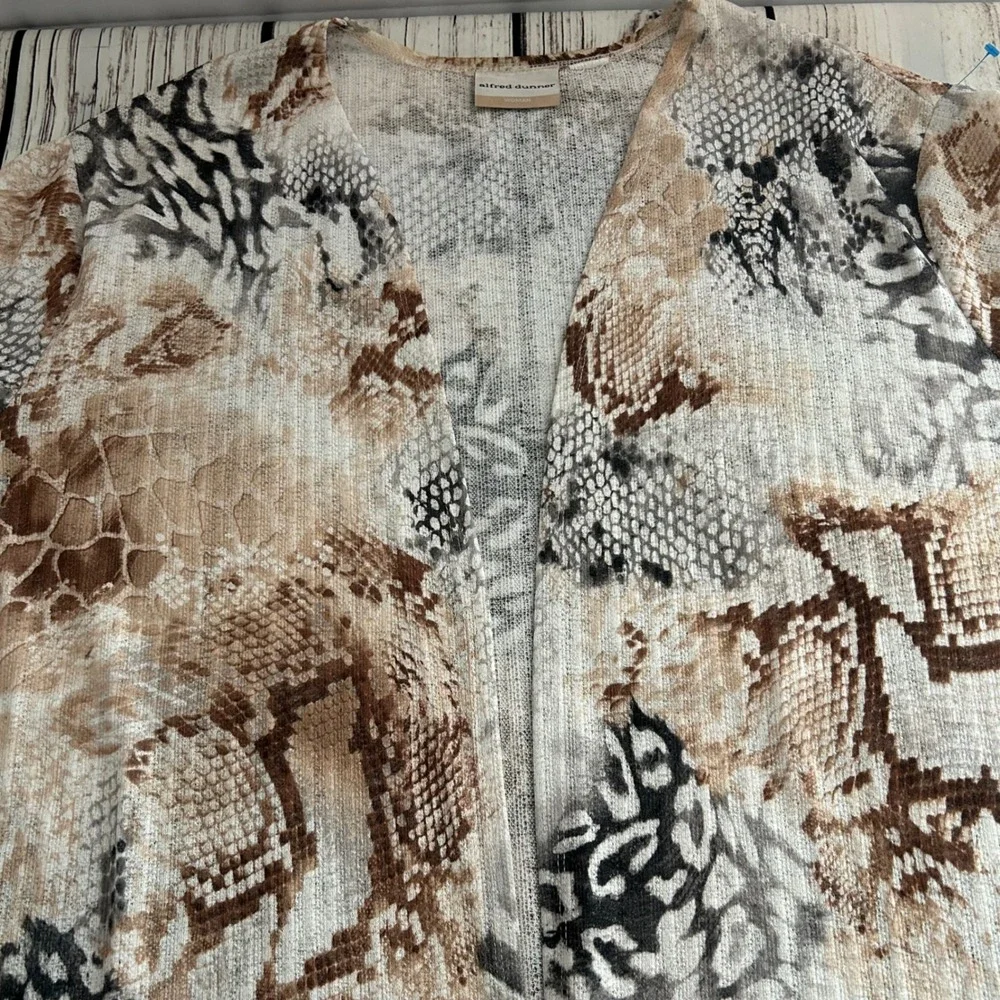 Alfred Dunner‎ Woman Animal Print Open Front Cardigan Brown Tan Grey Snake Print
